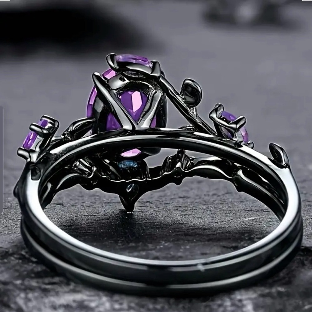 Elegant Purple Gemstone Ring Set. - Picture 4 of 5